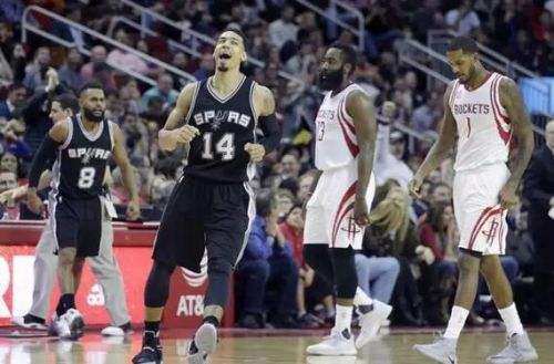  沃尔夫斯堡爆冷击败莱比锡，终结对手联赛十连胜  